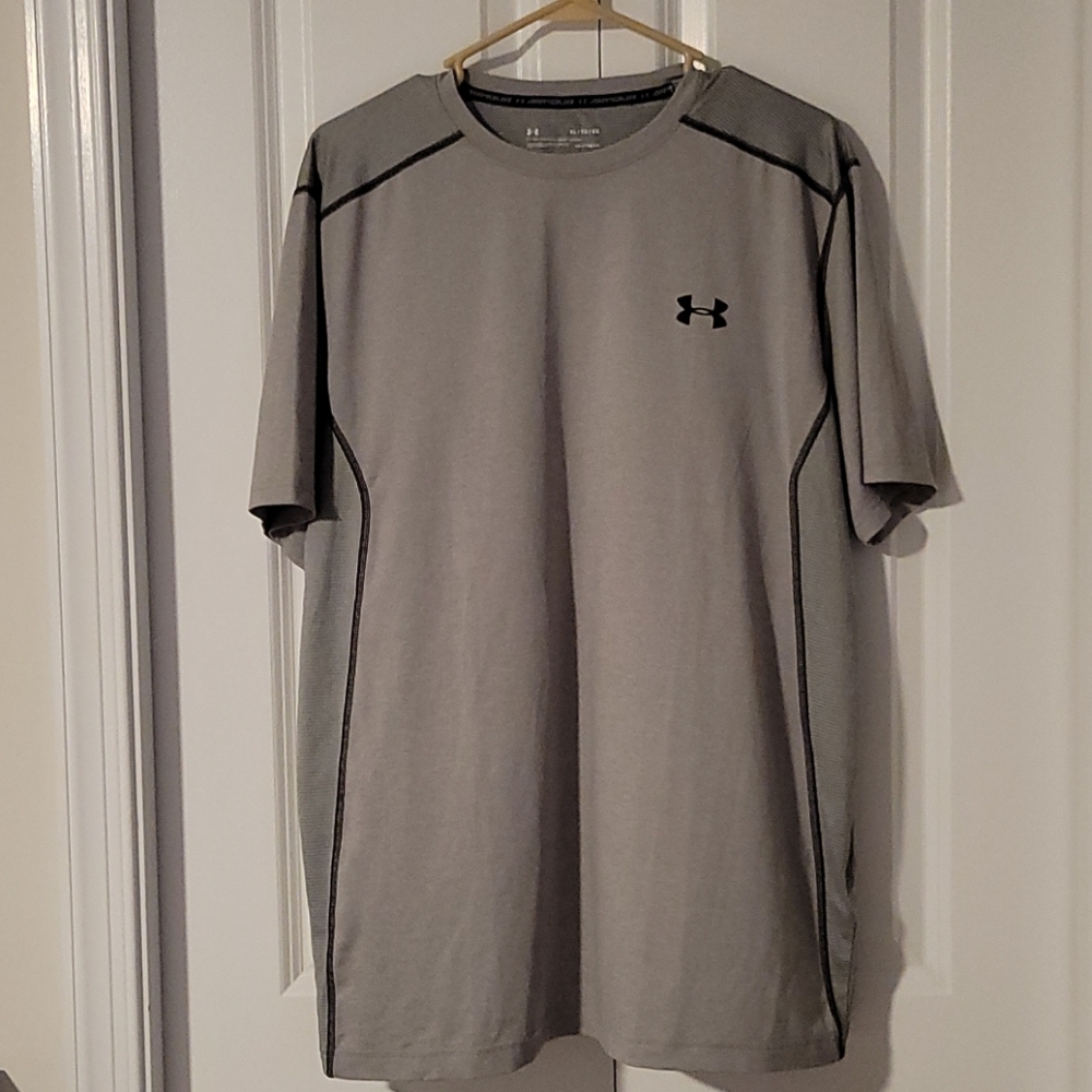 Under Armour Men's Heat Gear tshirt